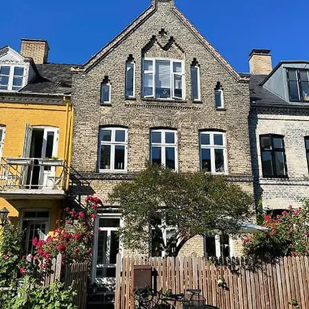 فيلة Uniq Townhouse In City Center !!!
